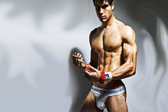 seksikas mees, kes suurendas oma peenist kiiresti